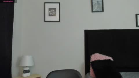Snapshot of sara_b11 chatting on 07/12/26, 05:59 sara_b11 online show from 07/12/26, 05:59