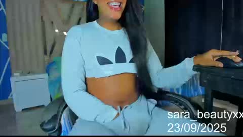 Snapshot of sara_beautyxx chatting on 09/23/25, 04:32 I am Sofia GEMINIS online show from 09/23/25, 04:32