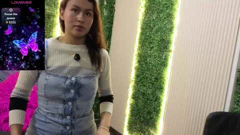 Snapshot of sara_blue13 chatting on 02/14/26, 12:46 Sara online show from 02/14/26, 12:46