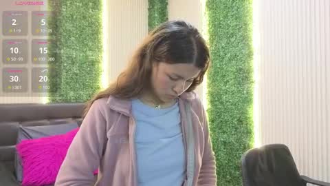 Snapshot of sara_blue13 chatting on 03/02/26, 12:23 Sara online show from 03/02/26, 12:23