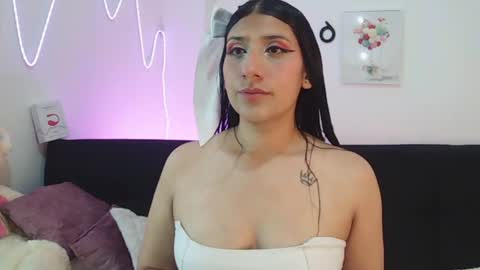 Snapshot of sara_blum_ chatting on 06/15/26, 03:58 SARA online show from 06/15/26, 03:58