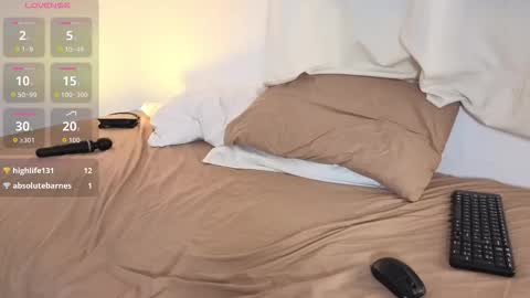 Snapshot of sara_brown04 chatting on 01/16/26, 08:35 Sara online show from 01/16/26, 08:35