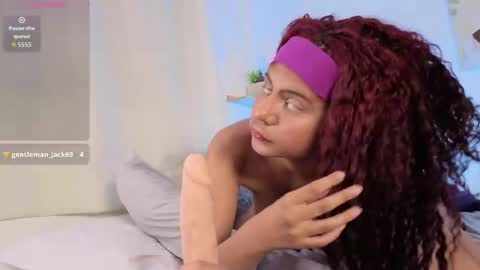 Snapshot of sara_brown04 chatting on 02/25/26, 11:36 Sara online show from 02/25/26, 11:36