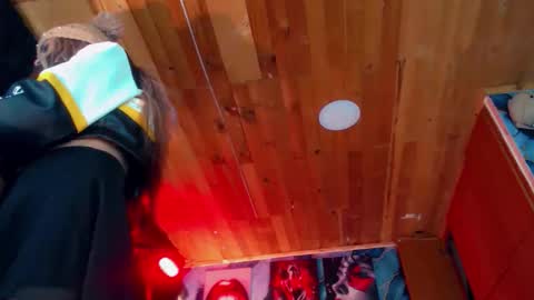 sara_buck online show from 04/15/26, 06:09