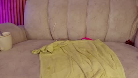 S A R A online show from 07/07/26, 07:23