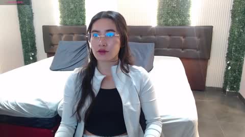 Snapshot of sara_hoffman_4 chatting on 03/31/26, 11:54 Sara online show from 03/31/26, 11:54