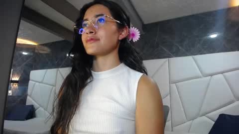 Snapshot of sara_hoffman_4 chatting on 05/12/26, 12:35 Sara online show from 05/12/26, 12:35