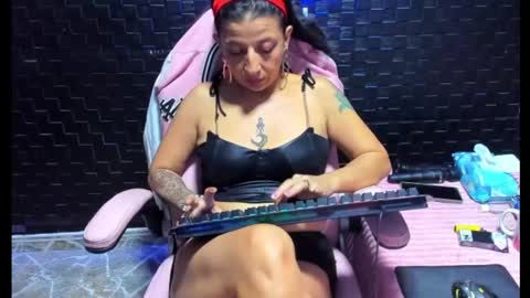 no limits sarah online show from 02/20/25, 03:56