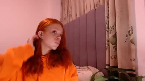 sara_johnson__ online show from 04/22/26, 10:17