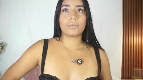  Sara Jones  online show from 12/21/25, 07:32