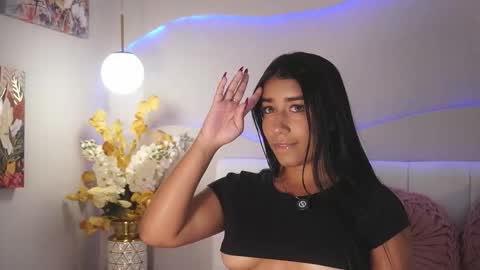  Sara Jones  online show from 02/25/26, 07:01