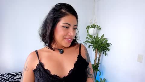 Snapshot of sara_jules_ chatting on 05/30/26, 02:47 Sara Jules online show from 05/30/26, 02:47