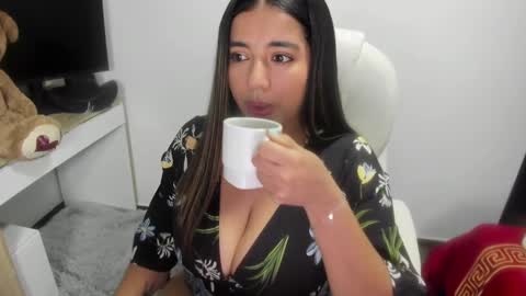 sarah  LIZCANO....... online show from 02/27/25, 10:48