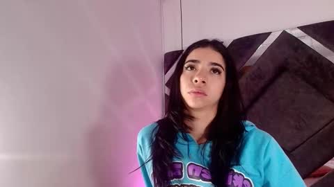 sara_lopee1 online show from 10/05/25, 12:03