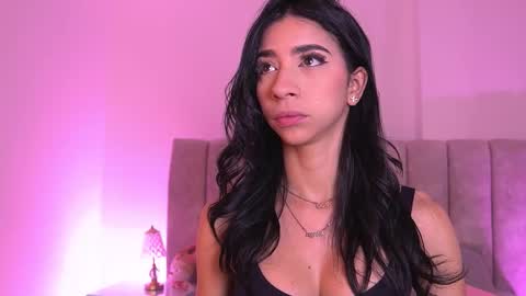 sara_lopee1 online show from 12/19/25, 11:50