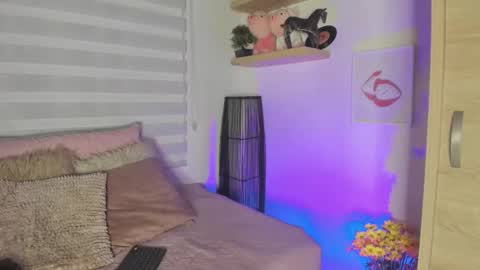   online show from 11/21/25, 12:15