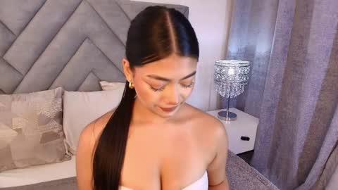 sara_owens7 online show from 04/27/26, 01:47