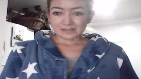 Snapshot of sara_peters chatting on 10/23/25, 03:00 sara_peters online show from 10/23/25, 03:00