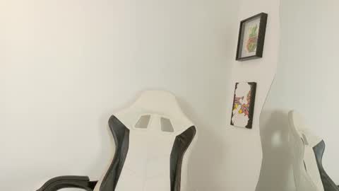 Sara online show from 03/27/26, 04:07