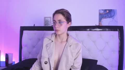 sara_roades online show from 11/23/25, 12:32