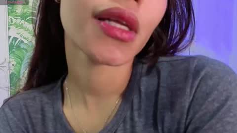 sara  online show from 11/10/25, 03:33