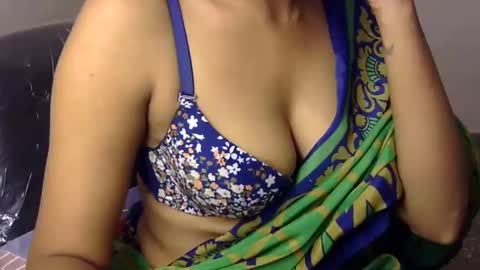 Snapshot of sara_shrma chatting on 12/06/24, 11:00 sara online show from 12/06/24, 11:00