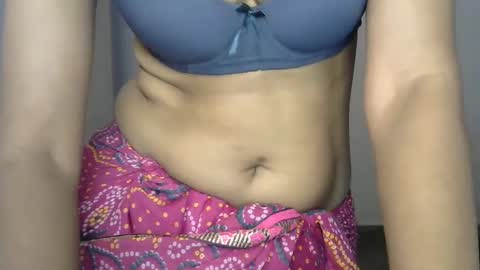 Snapshot of sara_shrma chatting on 12/28/24, 06:39 sara online show from 12/28/24, 06:39