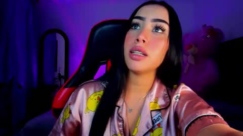 Snapshot of sara_stone03 chatting on 01/10/25, 04:22 sara_stone03 online show from 01/10/25, 04:22