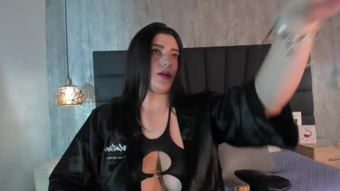 Snapshot of sara_stone17 chatting on 02/24/25, 02:26  -  online show from 02/24/25, 02:26
