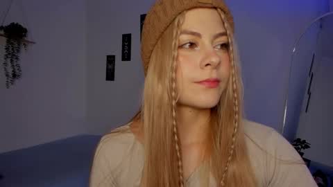 sara_sweett9 online show from 03/18/26, 11:08