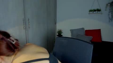 sara_sweett9 online show from 08/06/26, 01:46