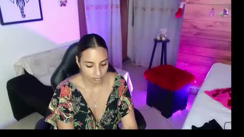 Snapshot of sara_thompson01 chatting on 03/06/26, 04:53 SARA online show from 03/06/26, 04:53
