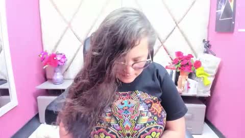 sara_thonson_ online show from 11/29/25, 01:58