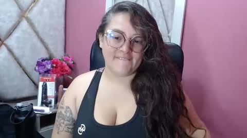 sara_thonson_ online show from 02/09/26, 02:48