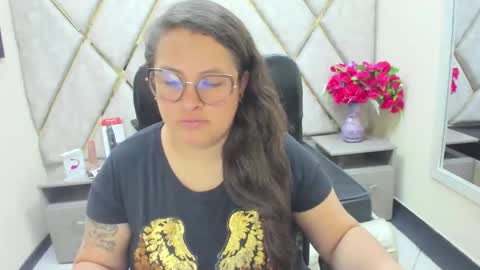 sara_thonson_ online show from 04/24/26, 04:48