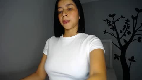 Sara online show from 11/18/25, 01:33