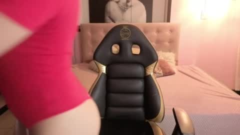 sara_valderrama_ online show from 04/23/26, 12:15