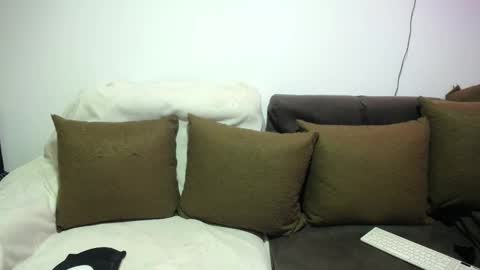  1 online show from 02/15/25, 10:00