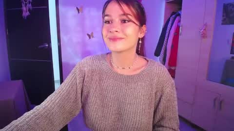 Snapshot of sara_wish_ chatting on 12/05/24, 11:38 Bri online show from 12/05/24, 11:38