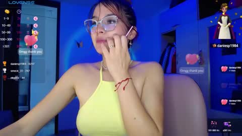 Snapshot of sara_wish_ chatting on 12/08/24, 09:19 Bri online show from 12/08/24, 09:19