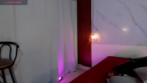 sara_zc online show from 11/26/25, 11:44