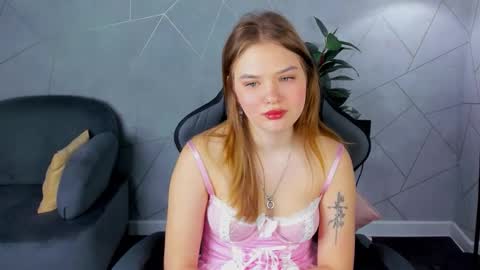 Snapshot of saraa_broown chatting on 03/01/26, 12:56 Sara online show from 03/01/26, 12:56