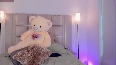 Sara Miller  online show from 04/22/26, 05:58