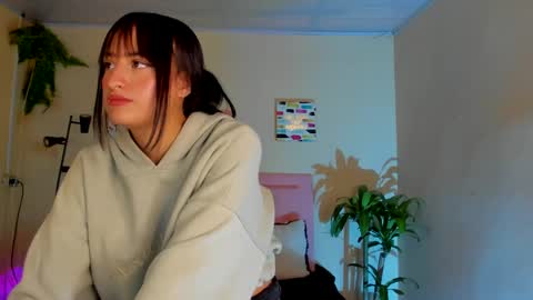 Sarah Ramirez online show from 02/15/25, 02:44