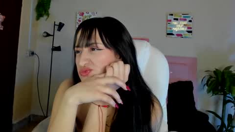 Sarah Ramirez online show from 03/05/25, 02:34