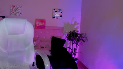 Sarah Ramirez online show from 03/06/25, 02:51