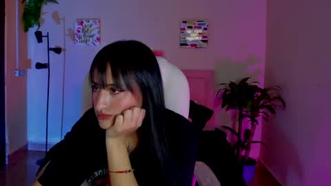 Sarah Ramirez online show from 03/08/25, 03:02