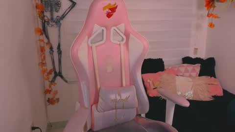 Sarah Ramirez online show from 10/15/25, 03:06