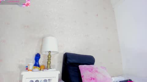 saraacollinss online show from 10/15/25, 08:53