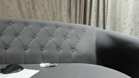 Queen Ssaraah online show from 04/15/26, 06:59